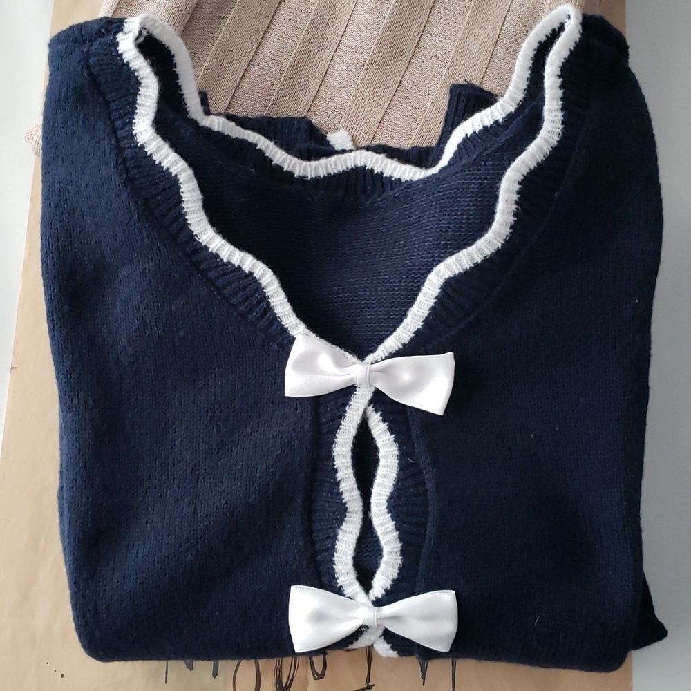 SHEIN Bow-ful Sweater